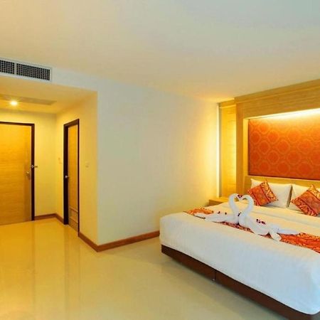 Sungthong Kamala Beach Resort Buitenkant foto