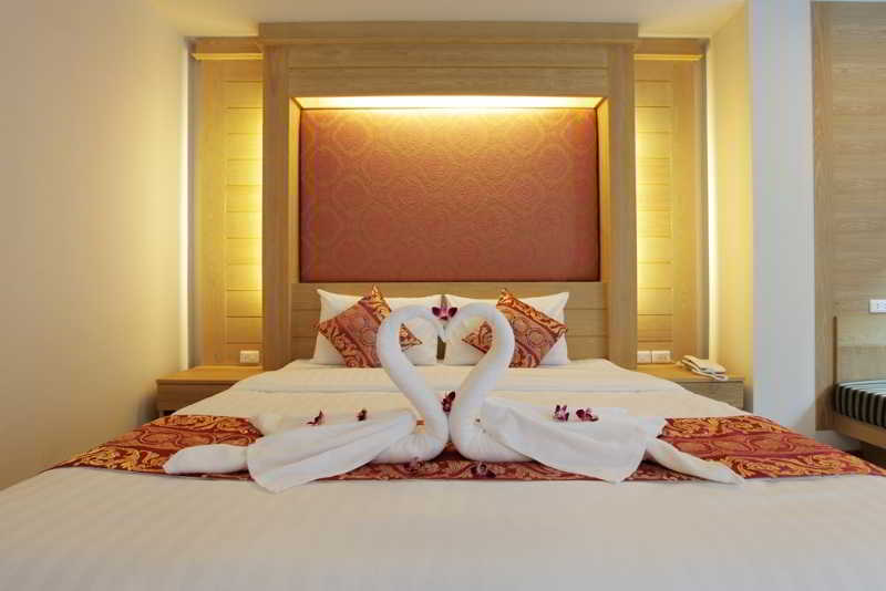 Sungthong Kamala Beach Resort Buitenkant foto