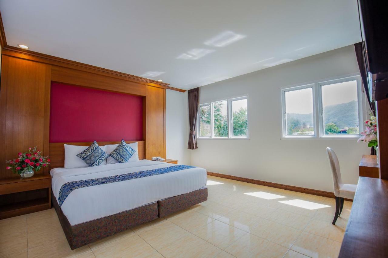 Sungthong Kamala Beach Resort Buitenkant foto