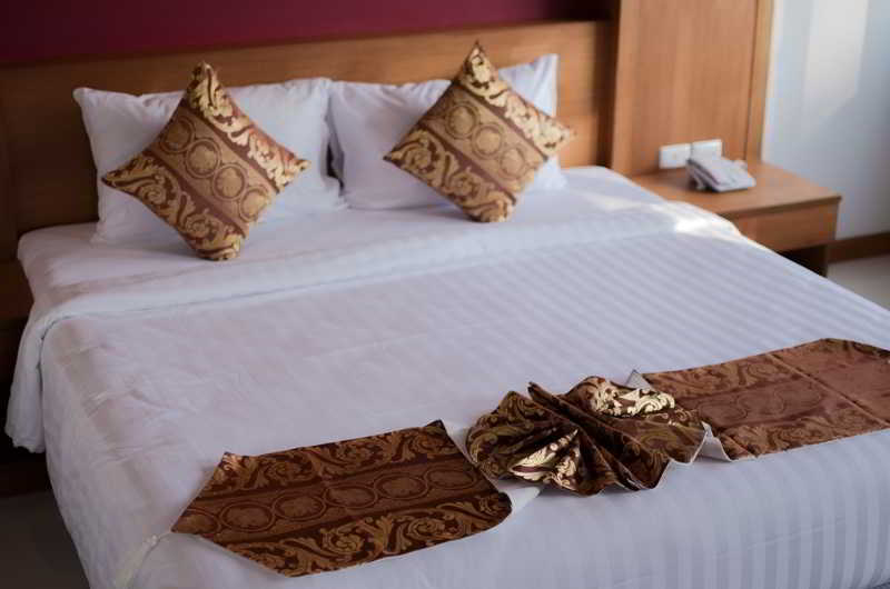 Sungthong Kamala Beach Resort Buitenkant foto