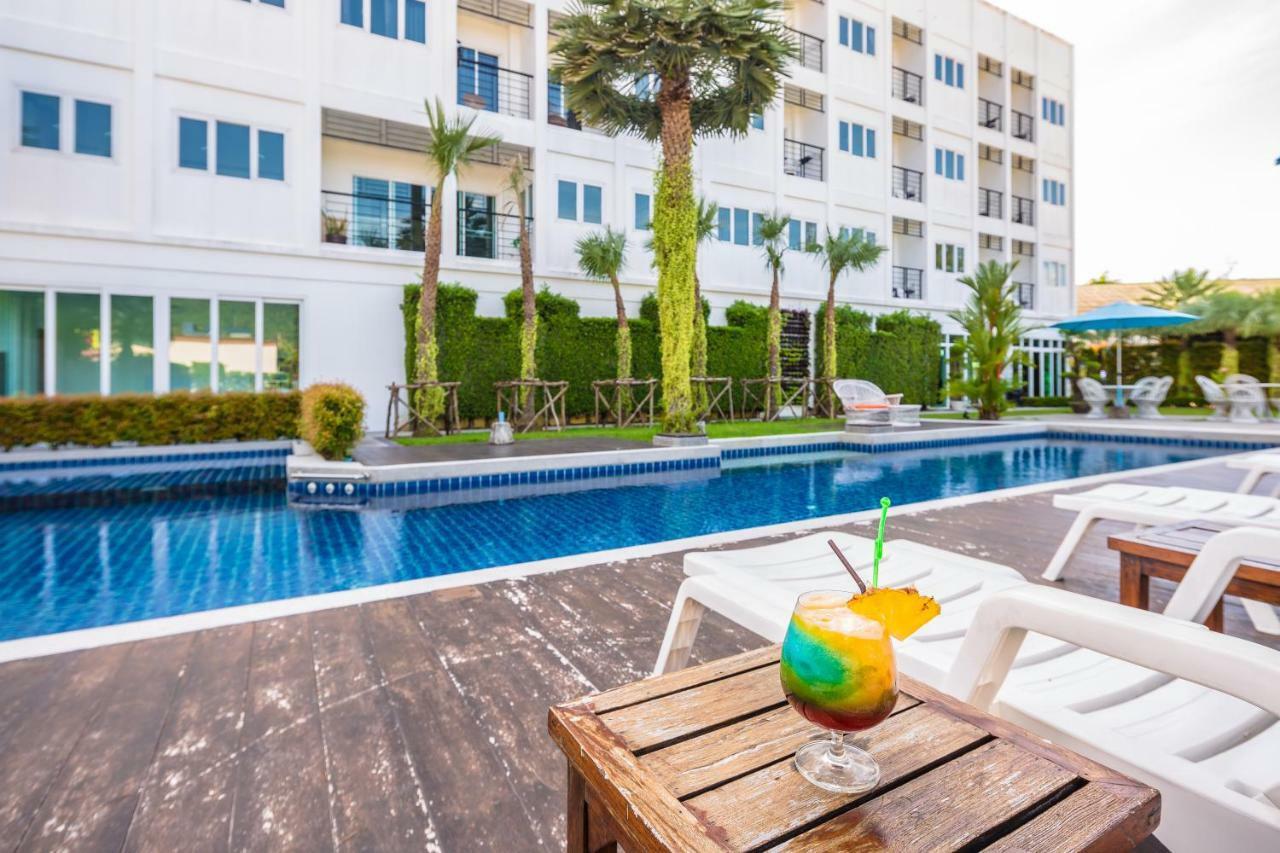 Sungthong Kamala Beach Resort Buitenkant foto